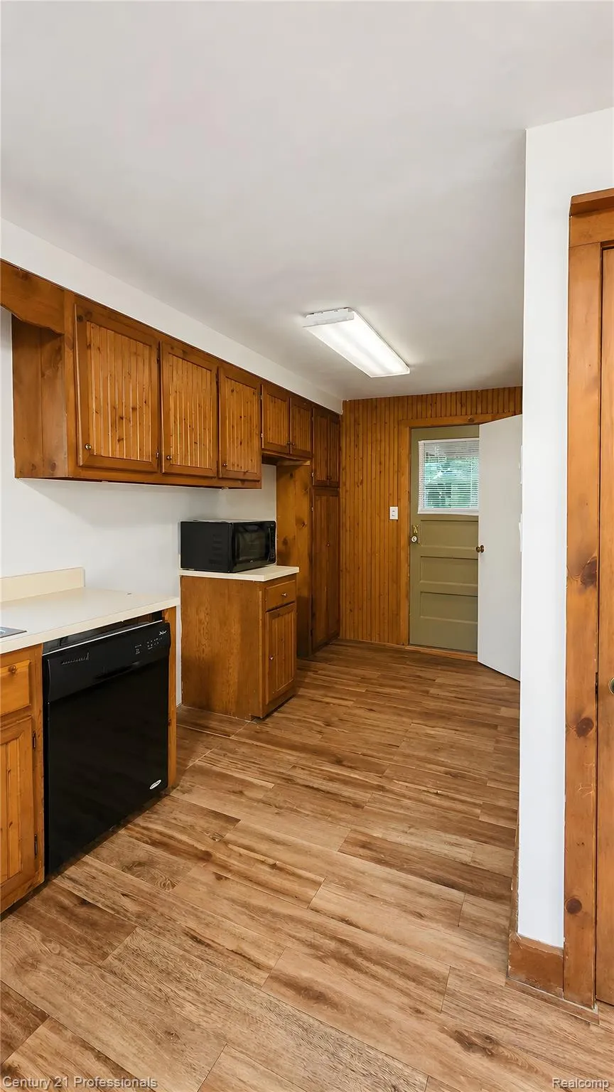 18407 Garfield Redford Charter Township, MI 48240