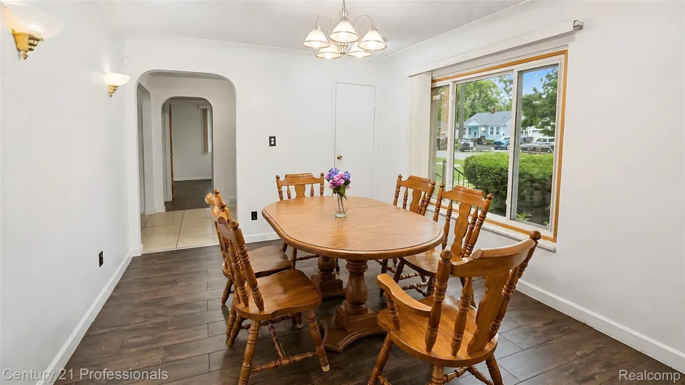 18407 Garfield Redford Charter Township, MI 48240