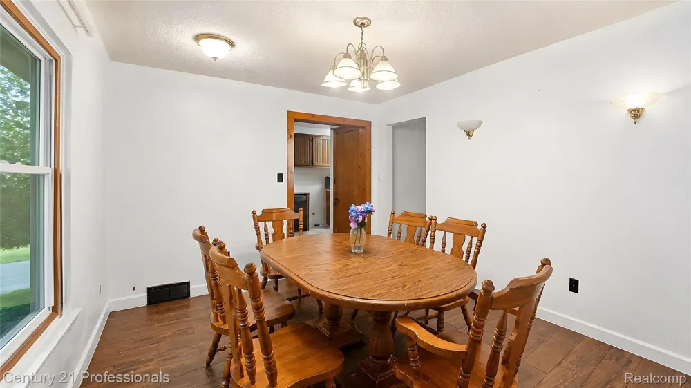 18407 Garfield Redford Charter Township, MI 48240