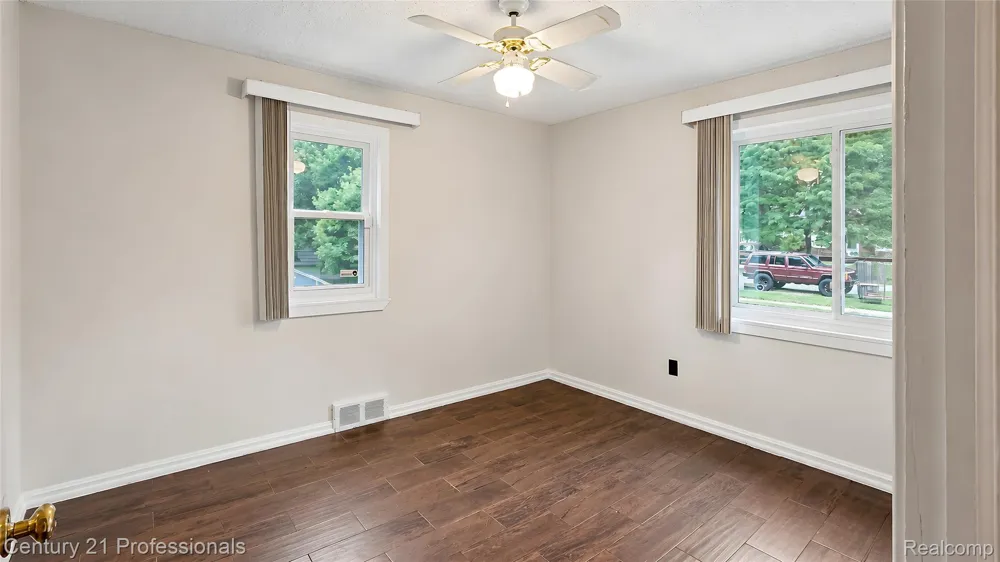 18407 Garfield Redford Charter Township, MI 48240