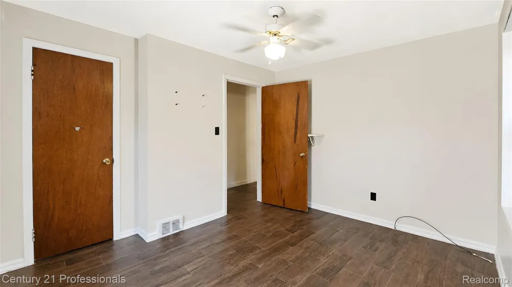 18407 Garfield Redford Charter Township, MI 48240