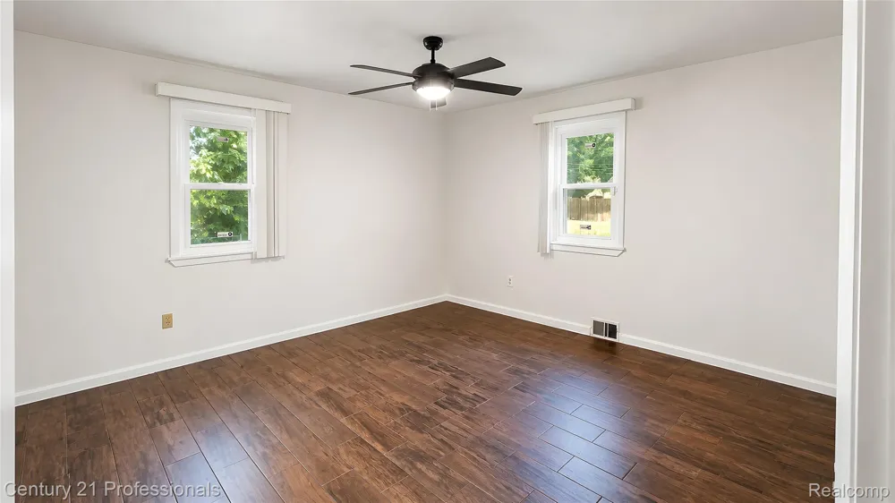 18407 Garfield Redford Charter Township, MI 48240