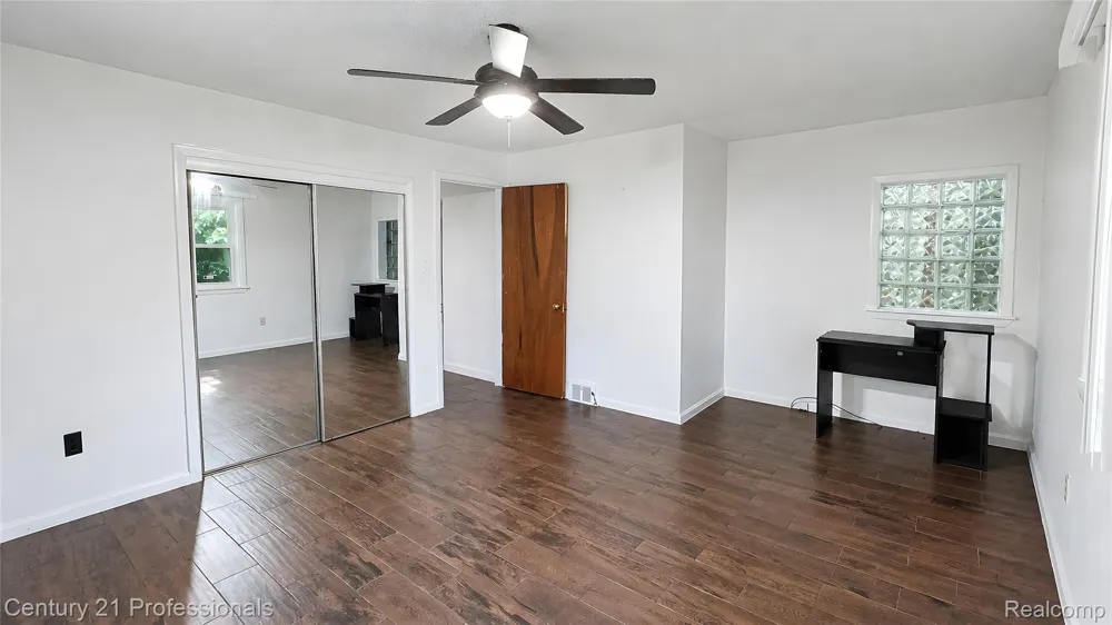 18407 Garfield Redford Charter Township, MI 48240