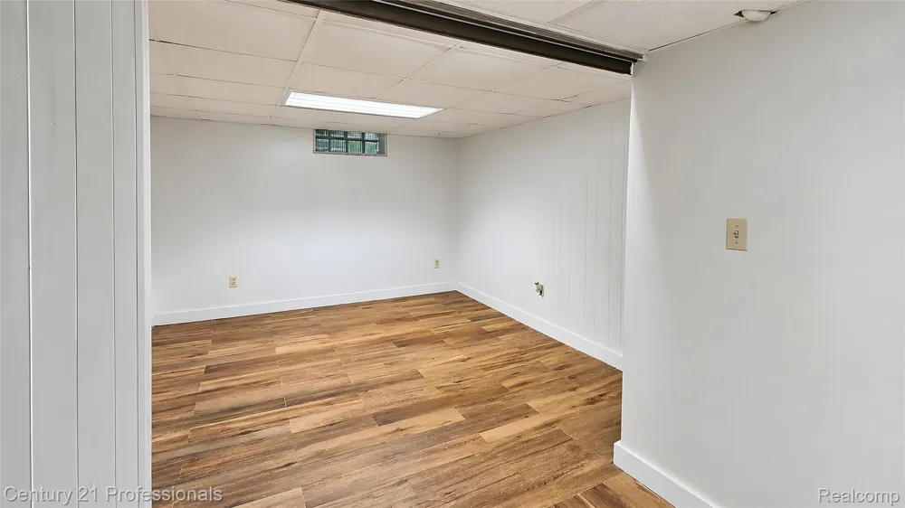 18407 Garfield Redford Charter Township, MI 48240