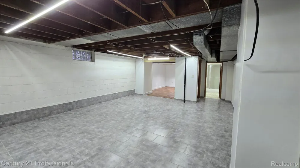 18407 Garfield Redford Charter Township, MI 48240