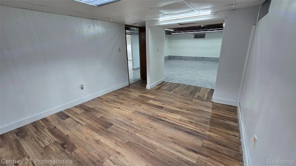 18407 Garfield Redford Charter Township, MI 48240