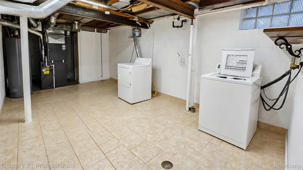 18407 Garfield Redford Charter Township, MI 48240