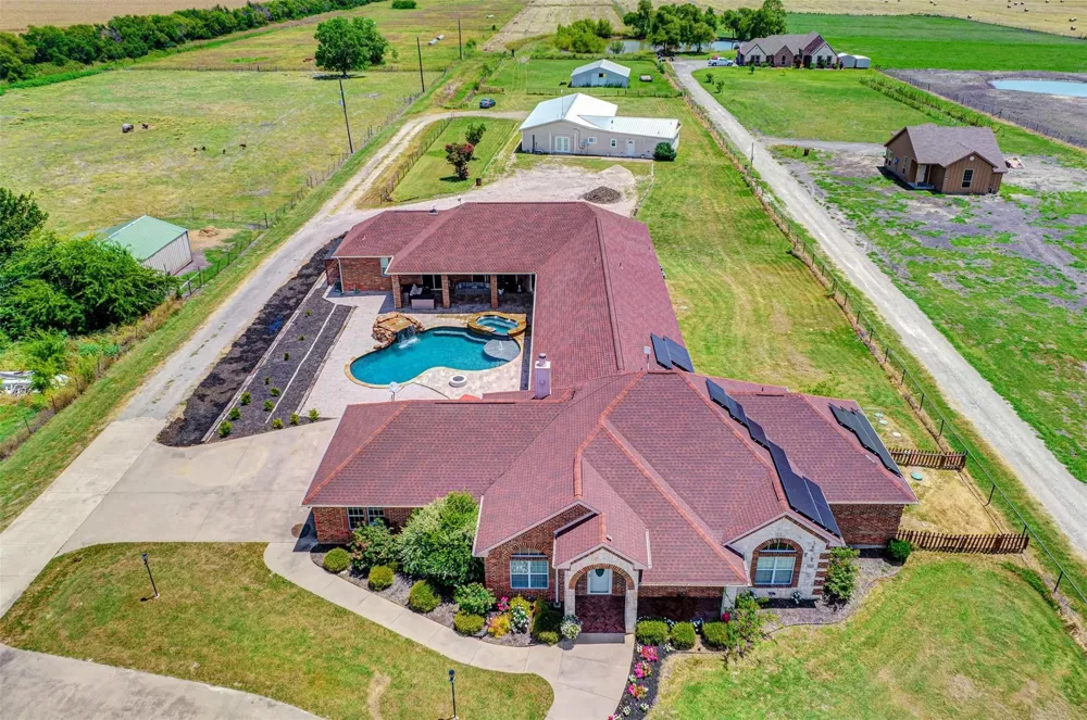 1627 Fm 547 Farmersville, TX 75442