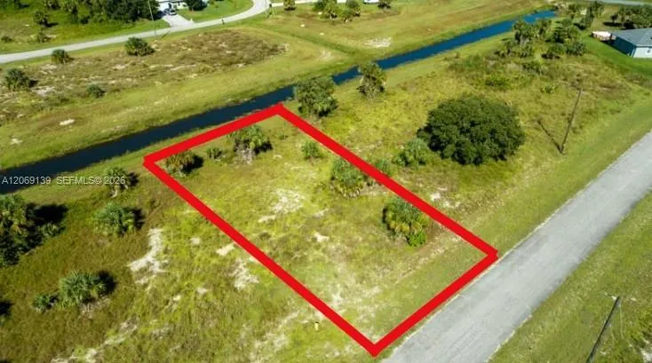 Saturn Loop Other City - In The State Of Florida, FL 33935