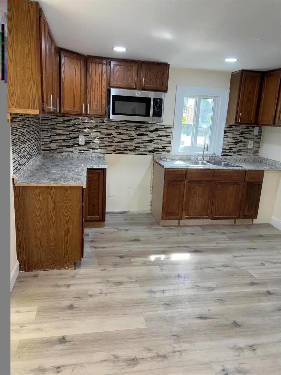 1717 LINWOOD AVENUE Fort Pierce, FL 34982