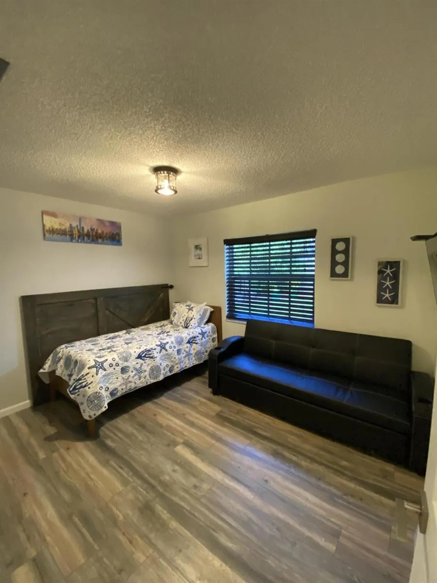 19131 Fairlawn Way Boca Raton, FL 33434