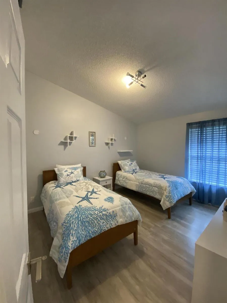 19131 Fairlawn Way Boca Raton, FL 33434