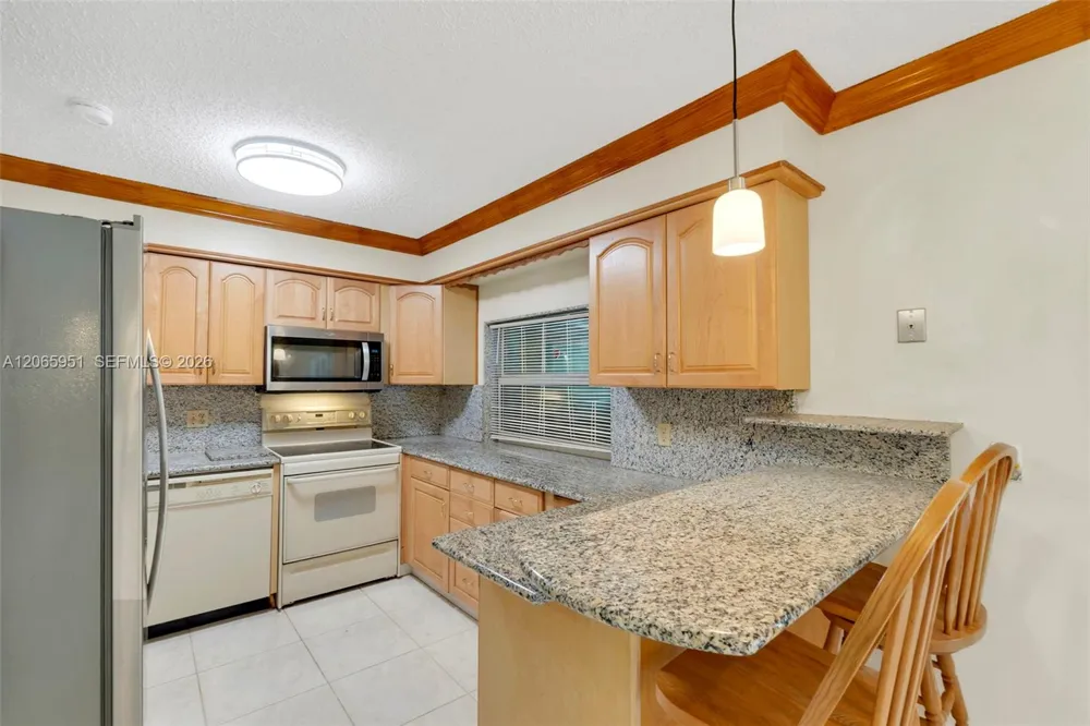 201 NE 57th Ct Oakland Park, FL 33334