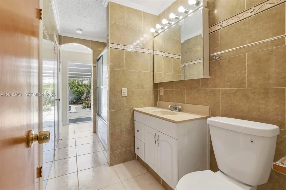 201 NE 57th Ct Oakland Park, FL 33334