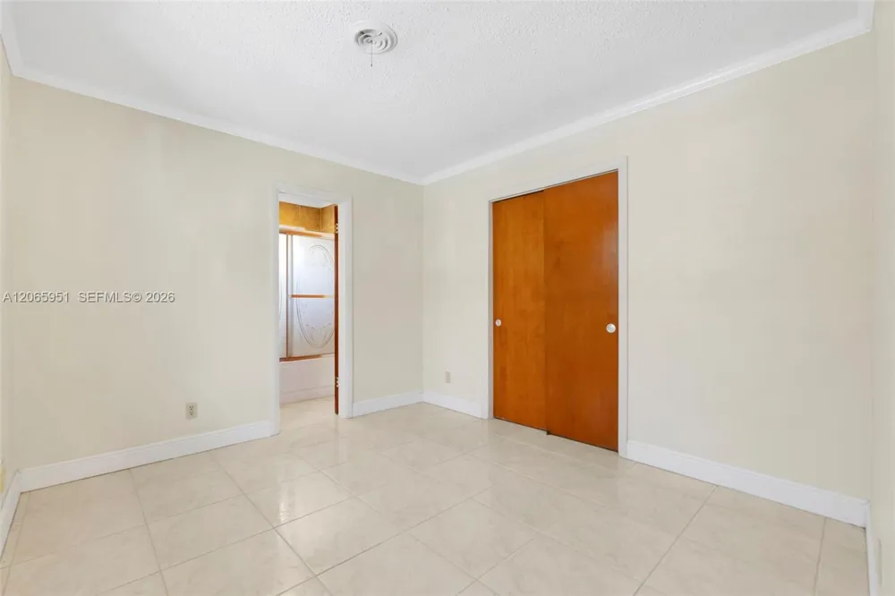 201 NE 57th Ct Oakland Park, FL 33334