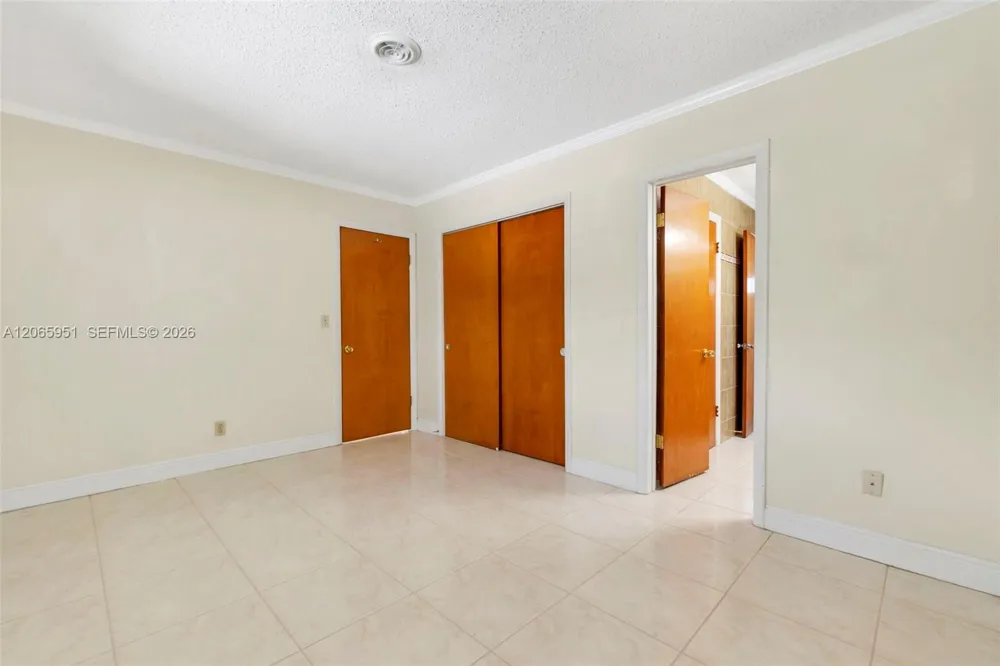201 NE 57th Ct Oakland Park, FL 33334