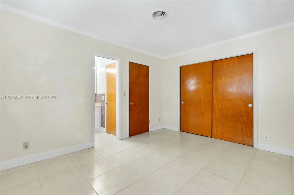 201 NE 57th Ct Oakland Park, FL 33334