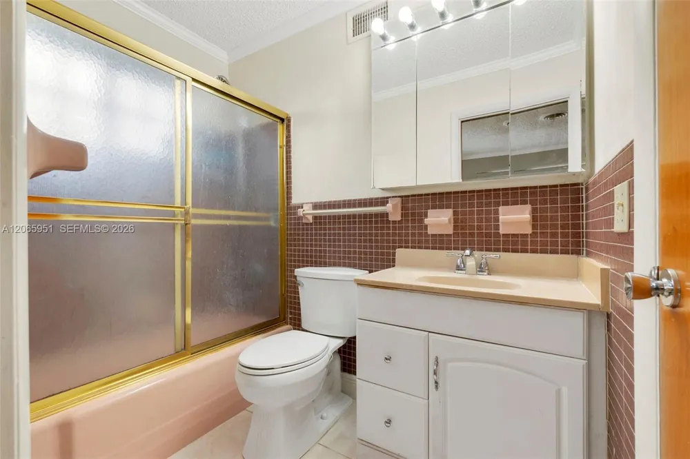 201 NE 57th Ct Oakland Park, FL 33334
