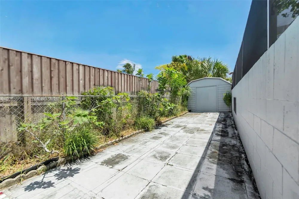201 NE 57th Ct Oakland Park, FL 33334