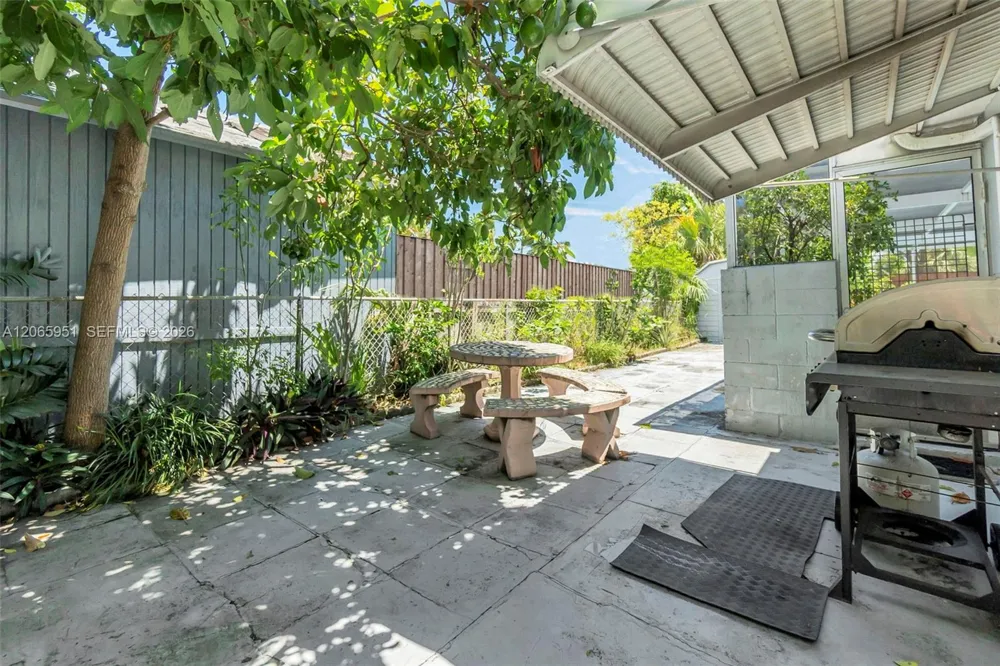 201 NE 57th Ct Oakland Park, FL 33334