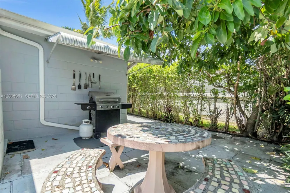 201 NE 57th Ct Oakland Park, FL 33334