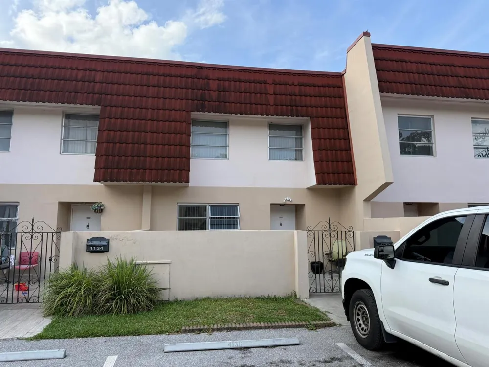 4136 Inverrary Drive #15C Lauderhill, FL 33319