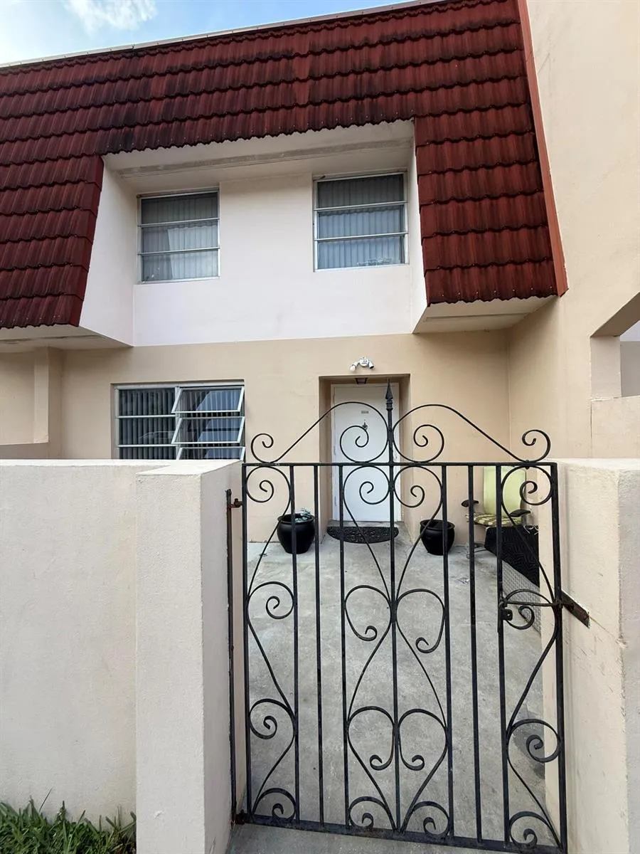 4136 Inverrary Drive #15C Lauderhill, FL 33319