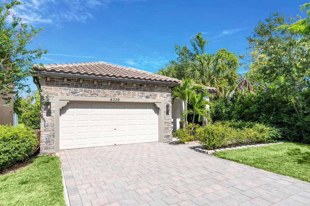 4339 Buena Tara Drive West Palm Beach, FL 33413