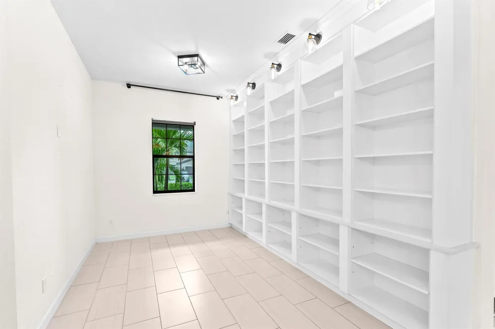 4339 Buena Tara Drive West Palm Beach, FL 33413