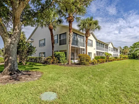 872 SARANAC LAKE DRIVE #106