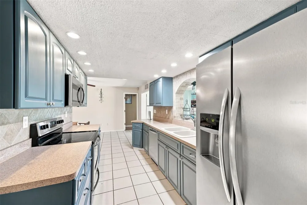 2069 KINGFISHER DRIVE Palm Harbor, FL 34683
