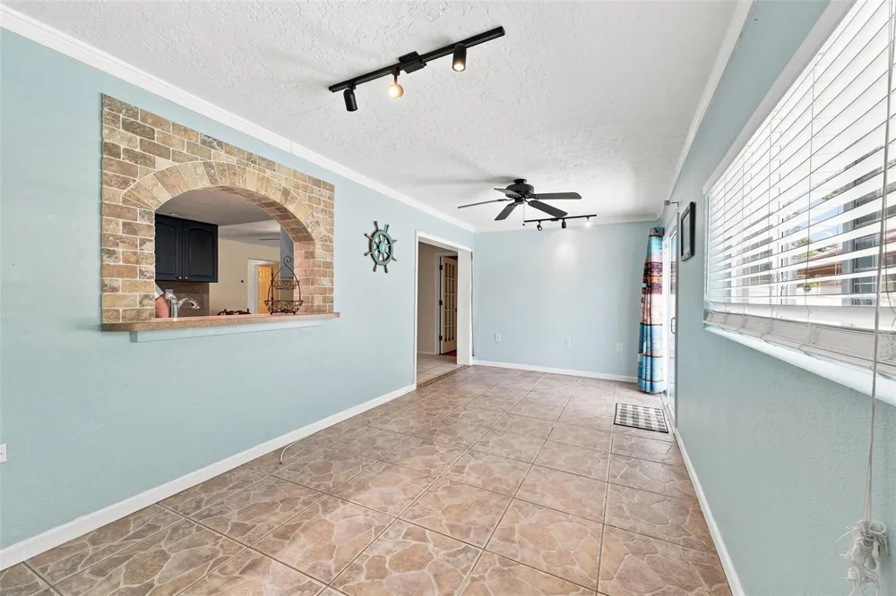 2069 KINGFISHER DRIVE Palm Harbor, FL 34683