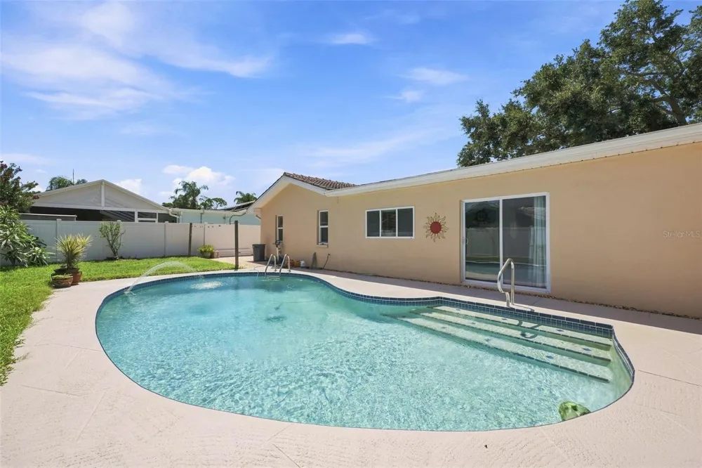2069 KINGFISHER DRIVE Palm Harbor, FL 34683