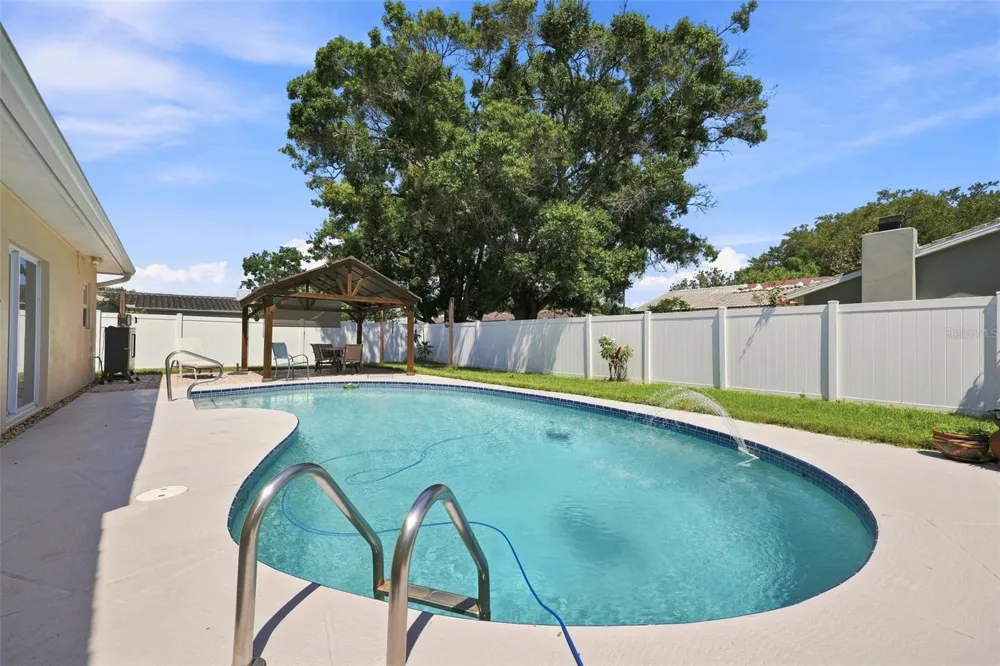 2069 KINGFISHER DRIVE Palm Harbor, FL 34683