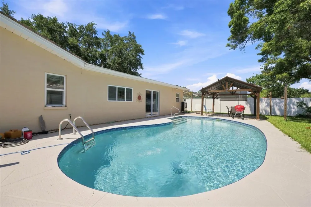 2069 KINGFISHER DRIVE Palm Harbor, FL 34683