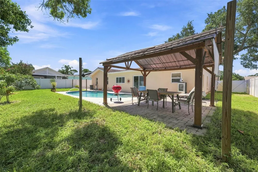 2069 KINGFISHER DRIVE Palm Harbor, FL 34683