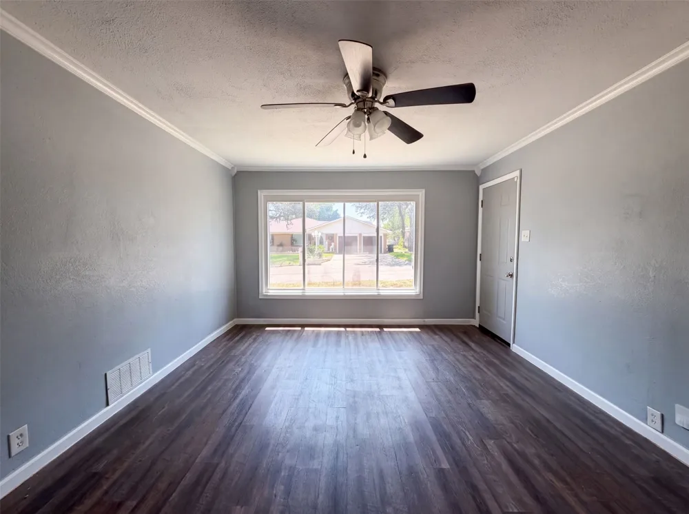 1012 Turner Street Cleburne, TX 76033