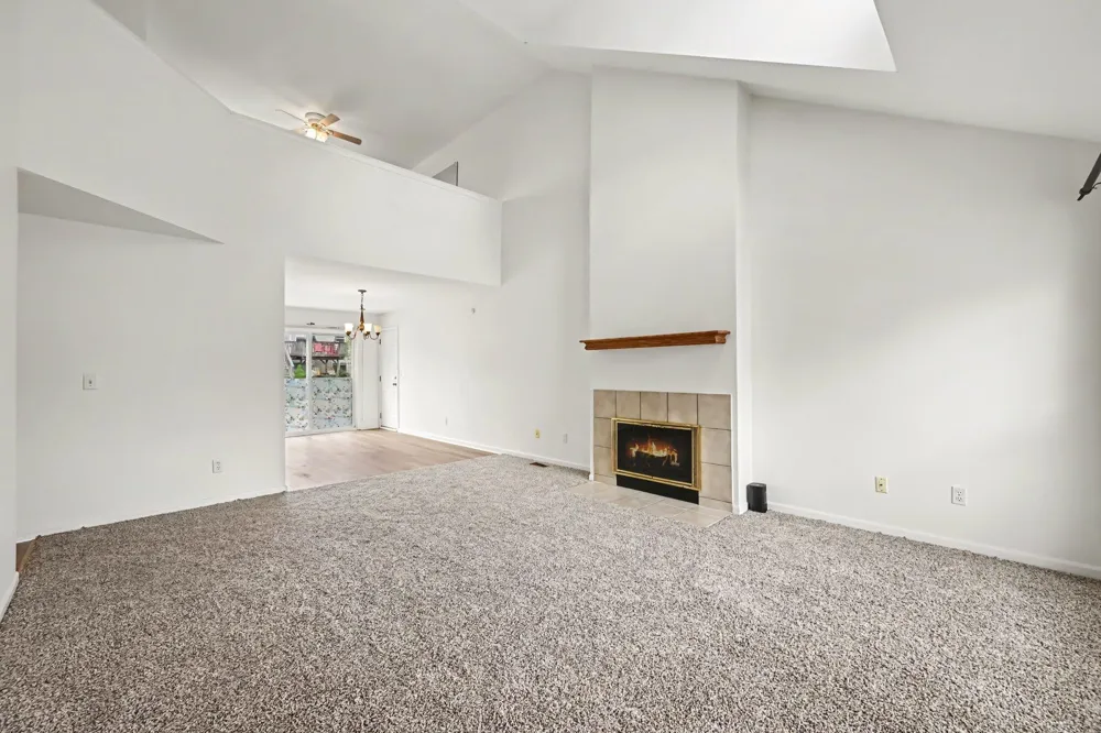 8433 Barrington Drive Ypsilanti, MI 48198