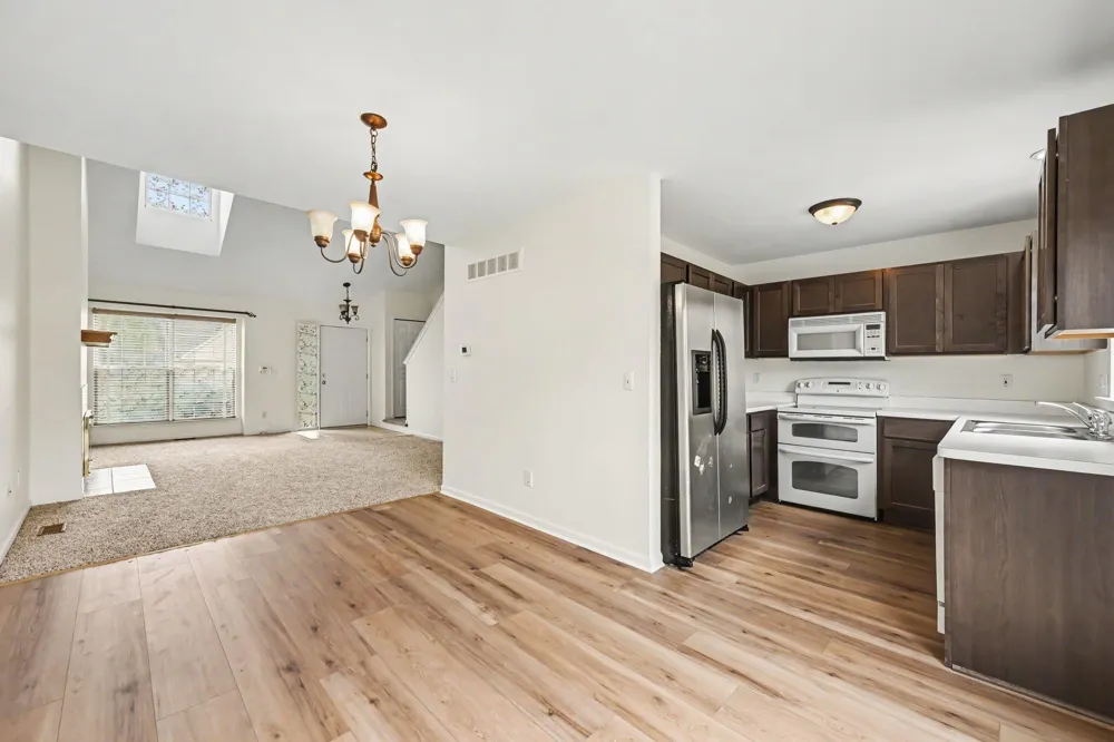 8433 Barrington Drive Ypsilanti, MI 48198
