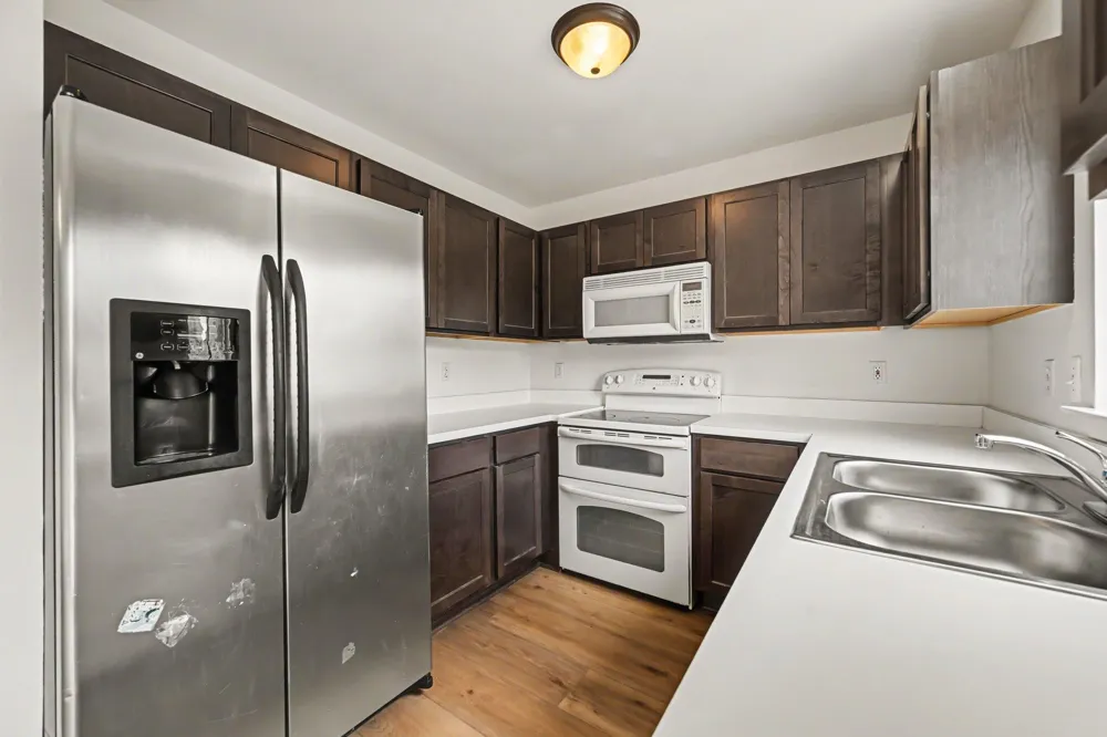 8433 Barrington Drive Ypsilanti, MI 48198