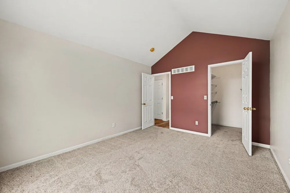 8433 Barrington Drive Ypsilanti, MI 48198