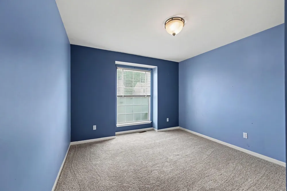 8433 Barrington Drive Ypsilanti, MI 48198