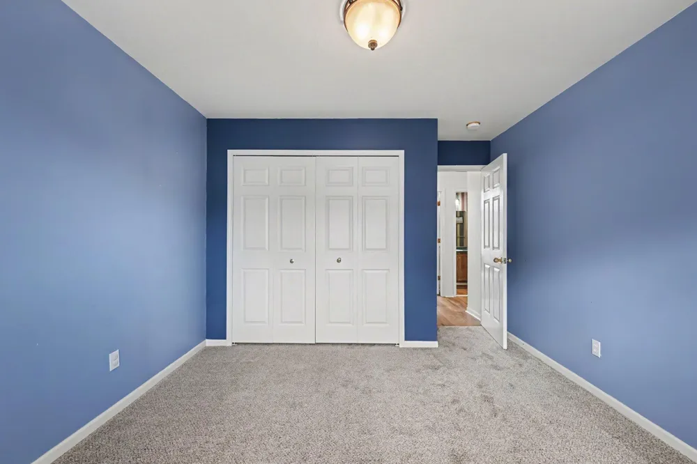 8433 Barrington Drive Ypsilanti, MI 48198
