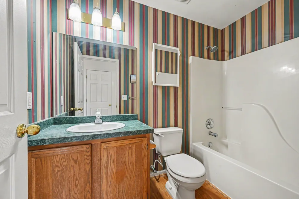 8433 Barrington Drive Ypsilanti, MI 48198