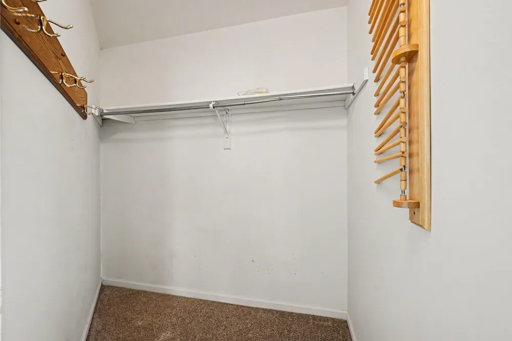 8433 Barrington Drive Ypsilanti, MI 48198