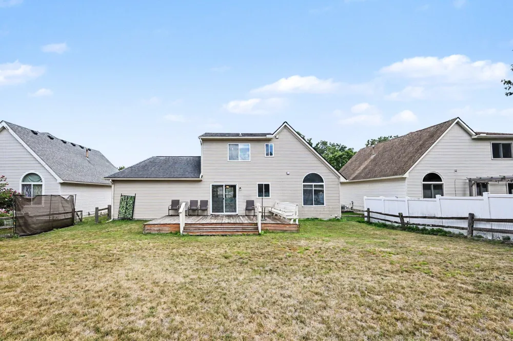 8433 Barrington Drive Ypsilanti, MI 48198