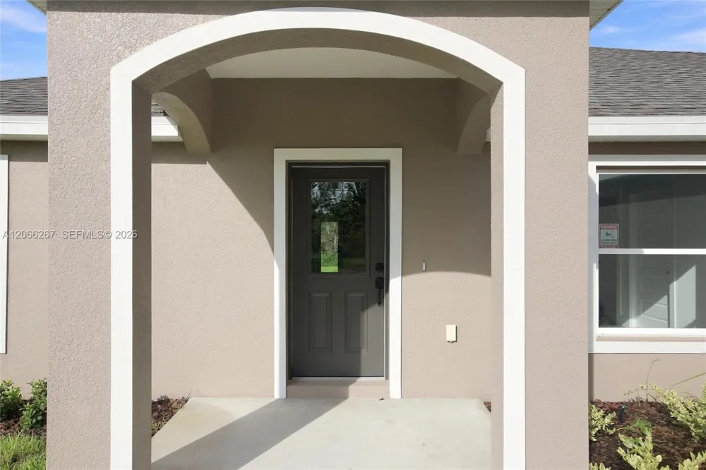 6898 Dickinson Drive Sebring, FL 33872