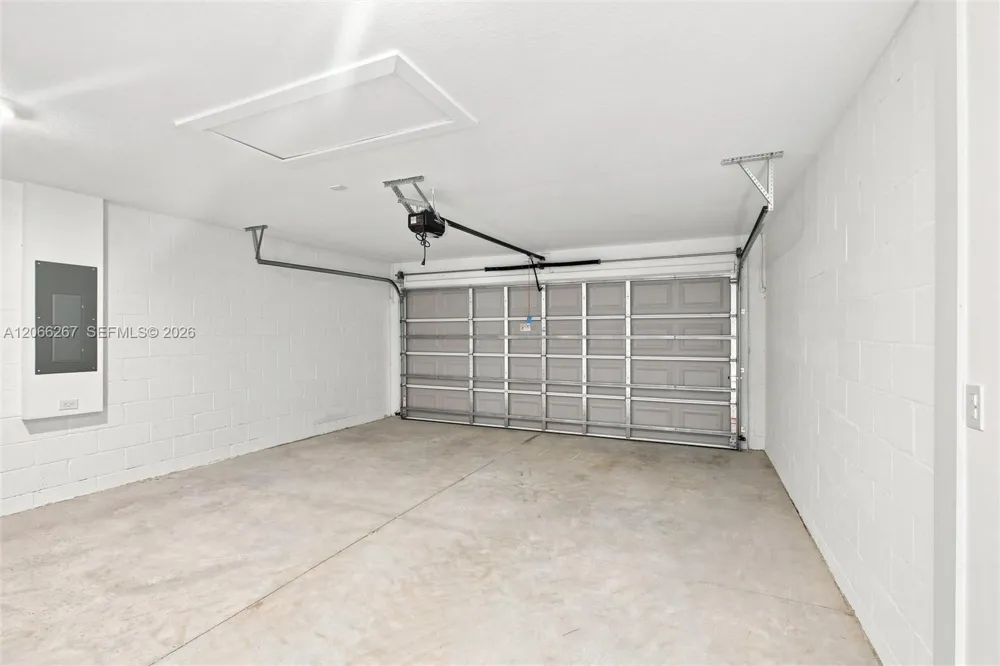 6898 Dickinson Drive Sebring, FL 33872