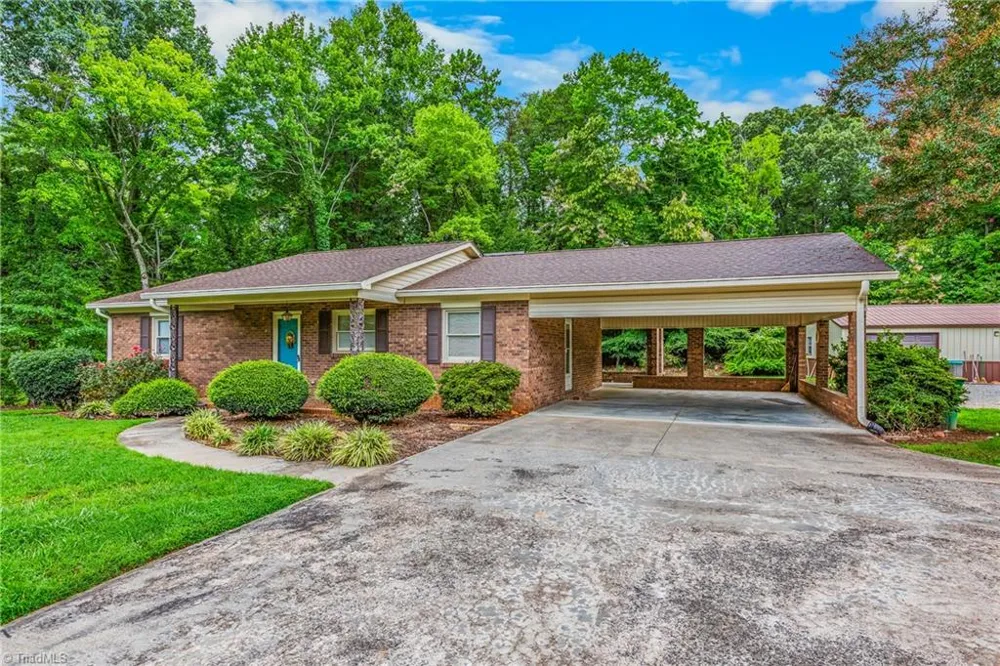 7545 Grapevine Road Lewisville, NC 27023