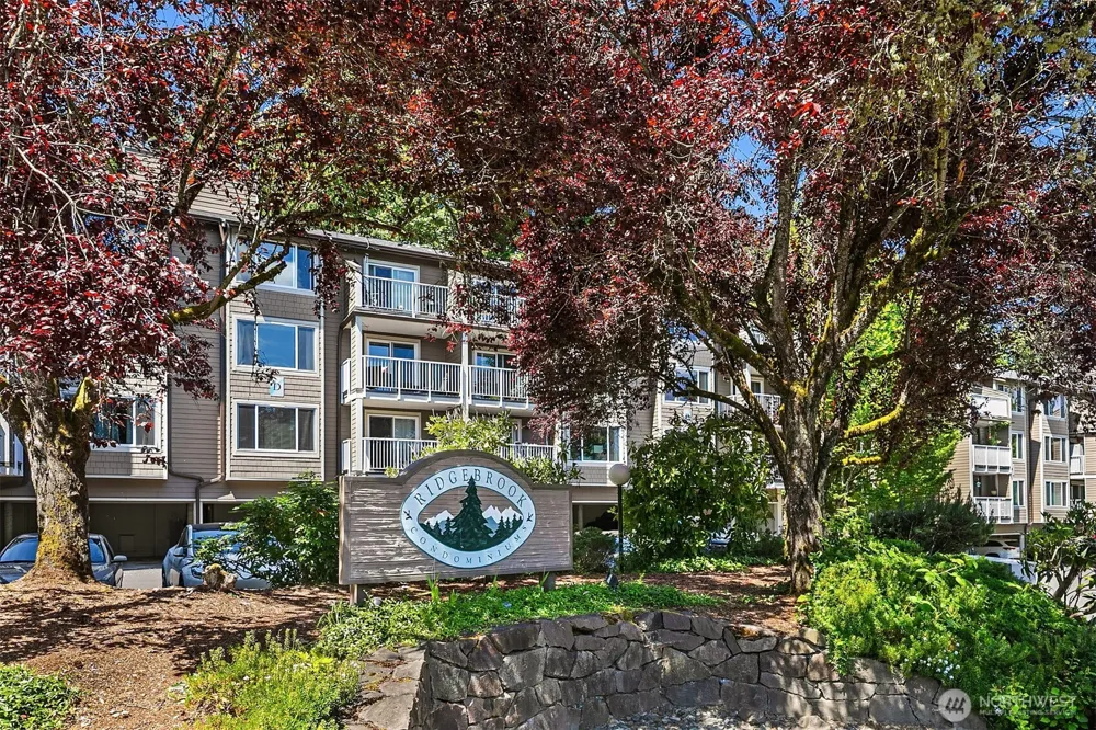 206 Mountain Park Boulevard SW #D203 Issaquah, WA 98027
